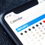 calendar-on-your-mobile-phone-close-up