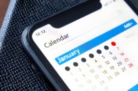 calendar-on-your-mobile-phone-close-up