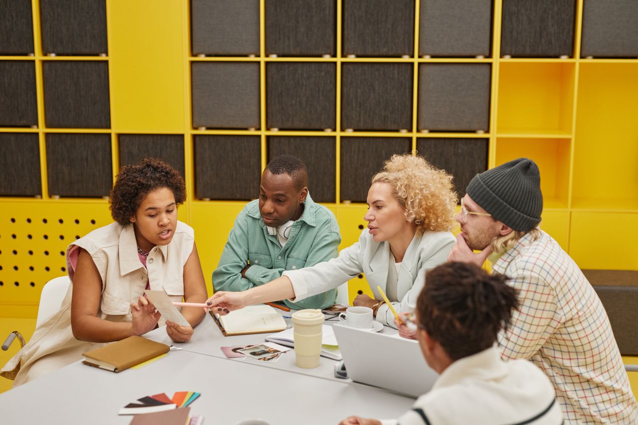 Democratic Leadership Style: Everything You Need to Know 2 people-having-a-meeting-in-the-office
